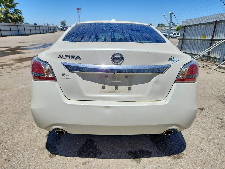 2015 Nissan Altima VIN 1N4AL3AP7FC197464 COPART salvage auction — NORMAL WEAR, CA - CERTIFICATE OF TITLE, sold $450 on 2026-07-02 (photo 6)