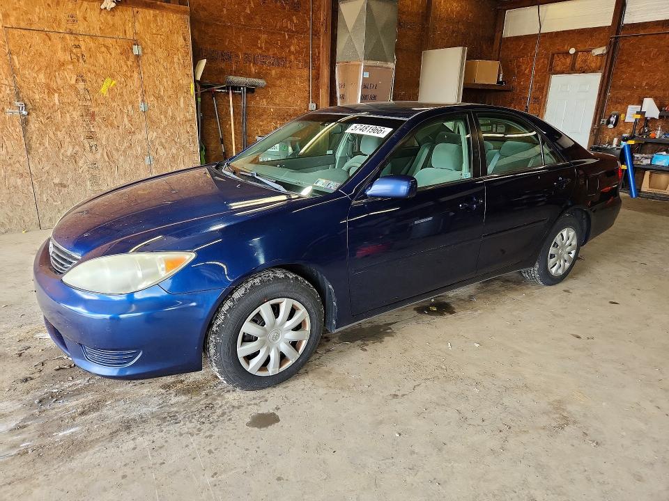 2005 Toyota Camry VIN 4T1BE30K25U014006 COPART salvage auction — MINOR DENT/SCRATCHES, Pa - Cert Of Title, sold $1,500 on 2026-07-02 (photo 1)