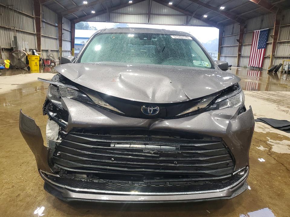 2022 Toyota Sienna VIN 5TDYRKEC6NS130277 COPART salvage auction — FRONT END, LA - CERT OF TITLE-SALVAGE, sold $6,500 on 2026-07-24 (photo 5)