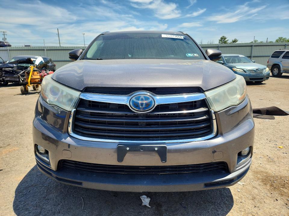2016 Toyota Highlander VIN 5TDDCRFH3GS013939 COPART salvage auction — REAR END, PA - CERTIFICATE OF SALVAGE, sold $7,100 on 2026-07-31 (photo 5)