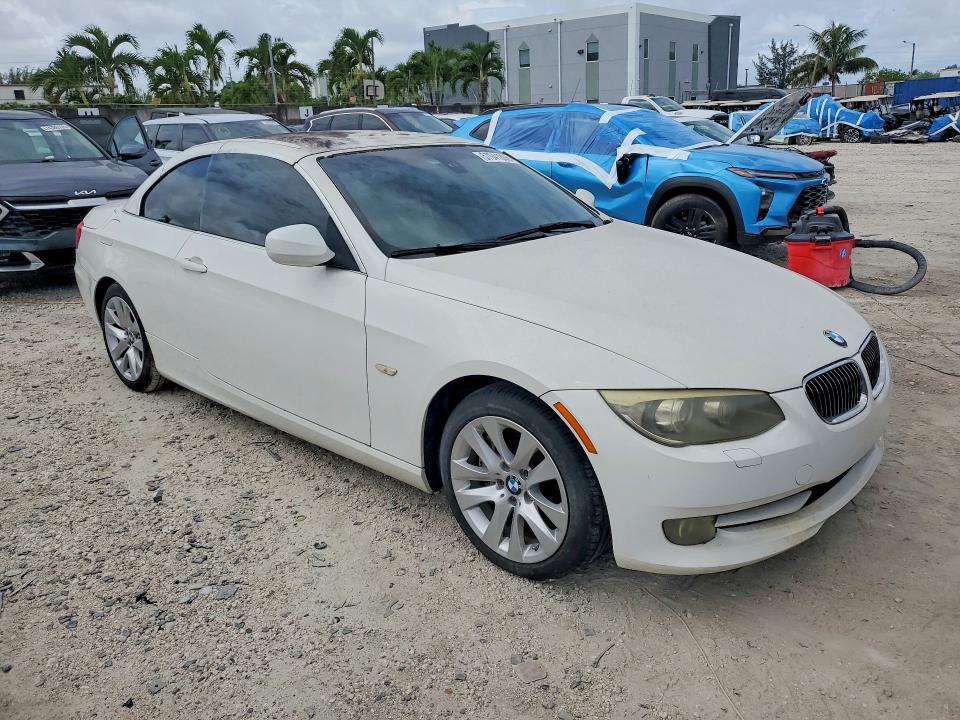 2011 BMW 3 series VIN WBADX7C50BE261001 COPART salvage auction — MINOR DENT/SCRATCHES, Fl - Certificate Of Title (P), sold $1,450 on 2026-07-31 (photo 4)