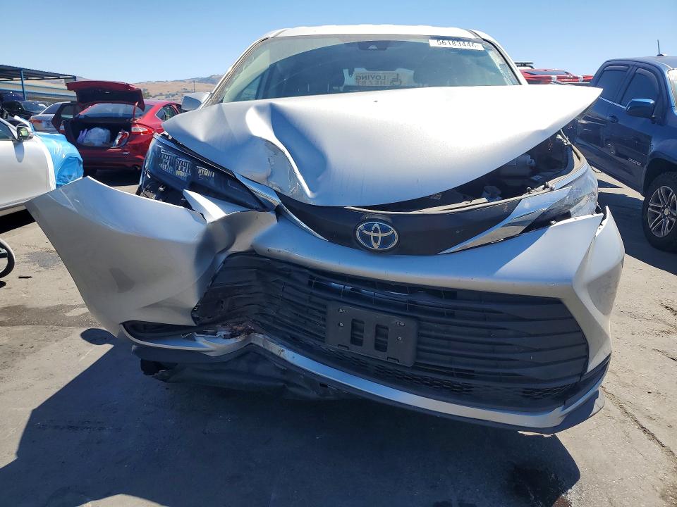 2024 Toyota Sienna VIN 5TDKRKEC1RS200375 COPART salvage auction — FRONT END, CA - SALVAGE CERTIFICATE, sold $11,700 on 2026-07-28 (photo 5)