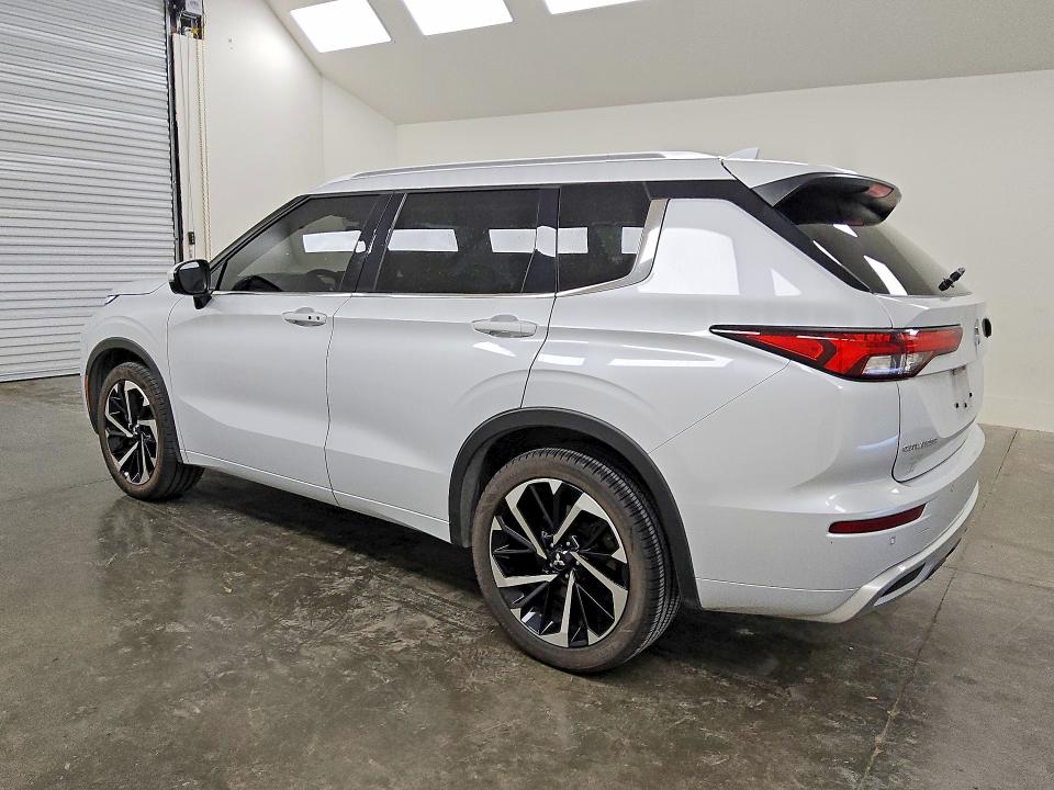 2023 Mitsubishi Outlander VIN JA4J3VA89PZ019272 COPART salvage auction — MINOR DENT/SCRATCHES, Tx - Certificate Of Title, sold $15,100 on 2026-07-09 (photo 2)