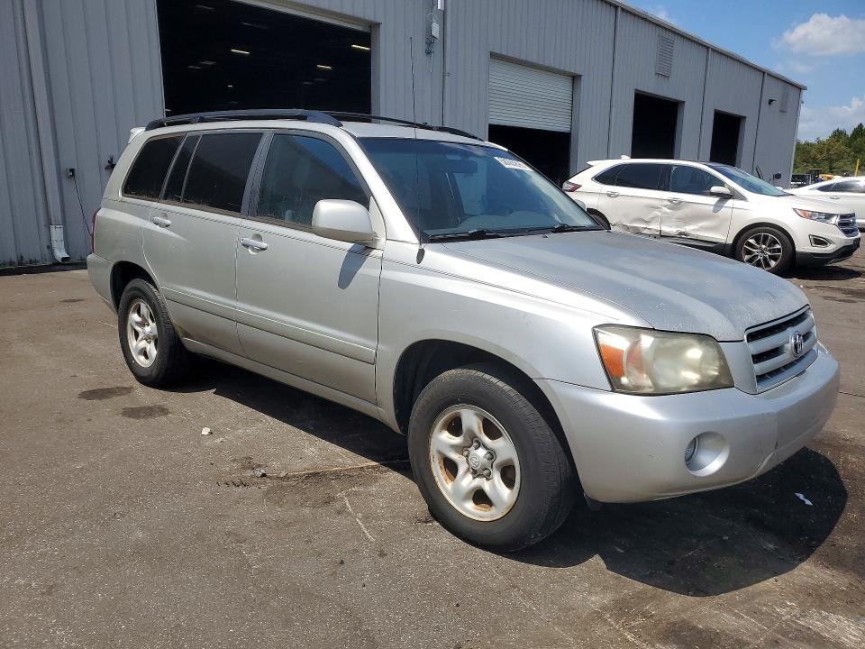 2006 Toyota Highlander VIN JTEDD21AX60147472 COPART salvage auction — MINOR DENT/SCRATCHES, Fl - Certificate Of Title, sold $1,250 on 2026-07-12 (photo 4)