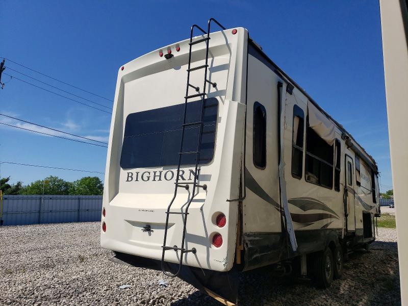 2018 Heartland rv Recreational vehicle (rv) VIN 5SFBG3924JE365342 COPART salvage auction — ALL OVER, ON - PERMIT NO BRAND - UNFIT, sold $500 on 2026-07-21 (photo 4)