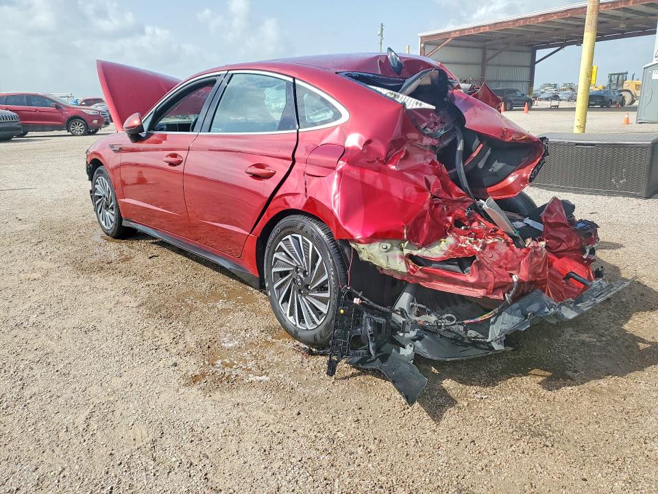 2025 Hyundai Sonata hybrid VIN KMHL34JJ2SA104839 COPART salvage auction — ALL OVER, TX - NONREPAIRABLE TITLE, sold $1,400 on 2026-07-30 (photo 2)