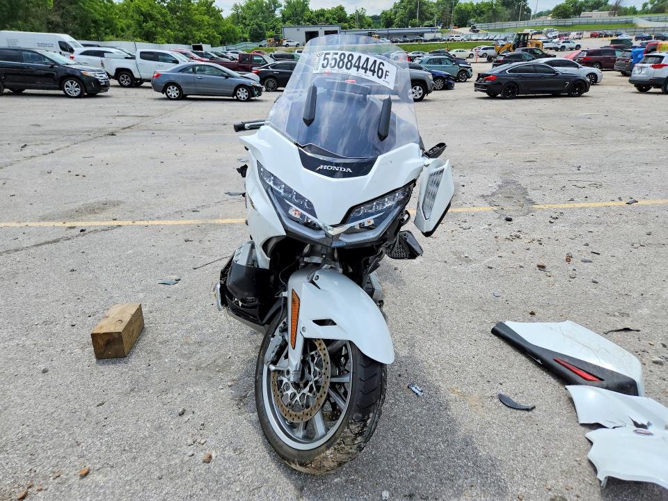2018 Honda VIN JH2SC7951JK003025 COPART salvage auction — SIDE, Mo - Salvage Certificate Of Title, sold $4,300 on 2026-07-30 (photo 2)