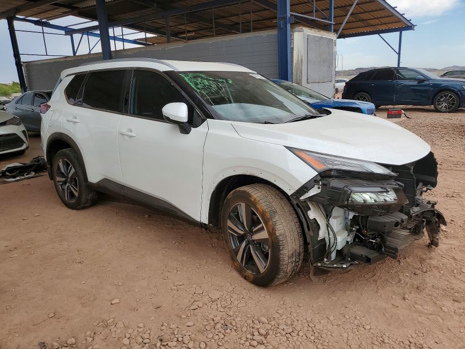 2025 Nissan Rogue VIN JN8BT3CA2SW002049 COPART salvage auction — FRONT END, Az - Cert Of Title - Salvage, sold $4,000 on 2026-07-21 (photo 4)