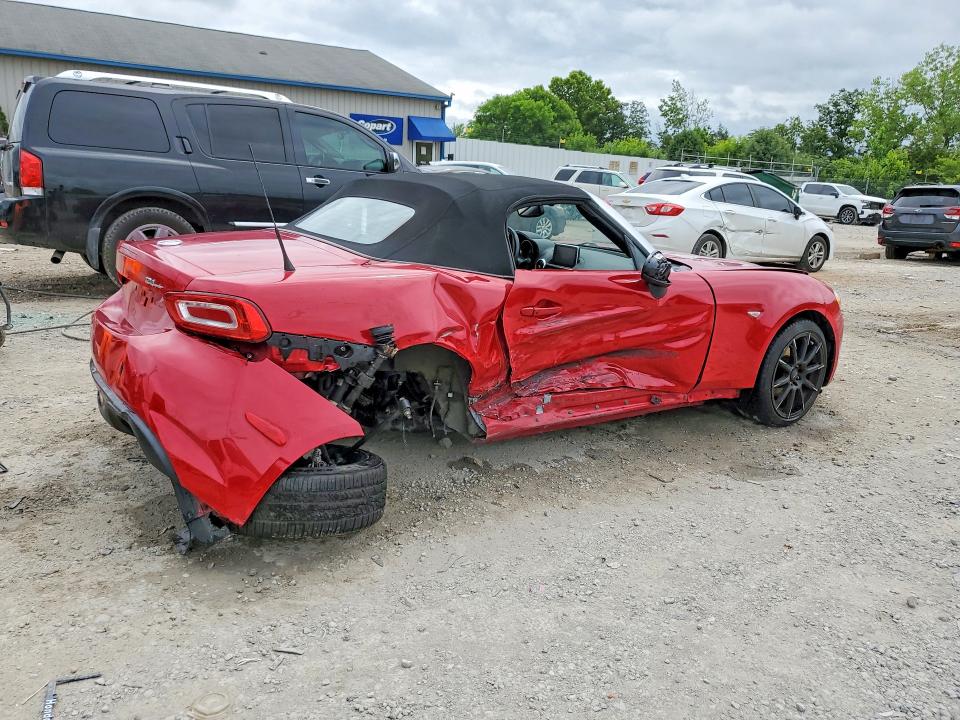 2017 Fiat 124 spider VIN JC1NFAEK1H0104090 COPART salvage auction — SIDE, Ky - Bill Of Sale/Part Only/No Titl, sold $2,300 on 2026-07-16 (photo 3)