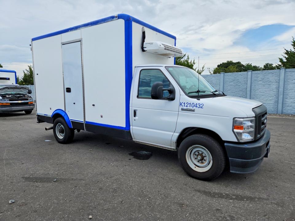 2023 Ford E-350 VIN 1FDWE3FKXPDD14744 COPART salvage auction — MINOR DENT/SCRATCHES, Fl - Certificate Of Title, sold $11,500 on 2026-07-29 (photo 4)