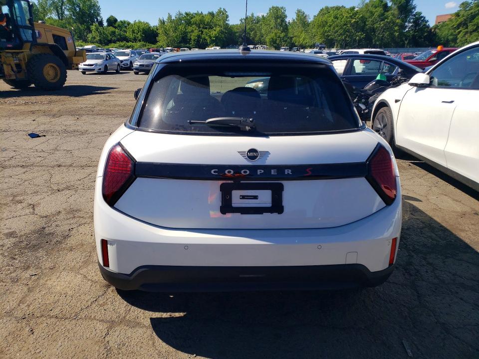2025 Mini Cooper VIN WMW53GD0XS2W50944 COPART salvage auction — WATER/FLOOD, Ct - Cert Of Title-Flood Salvage, sold $8,700 on 2026-08-14 (photo 6)