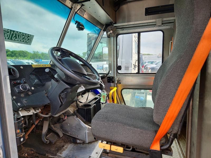 2020 Ford F59 VIN 1F65F5KN1L0A11526 COPART salvage auction — MINOR DENT/SCRATCHES, MA - CERTIFICATE OF TITLE, sold $20,750 on 2026-07-14 (photo 7)