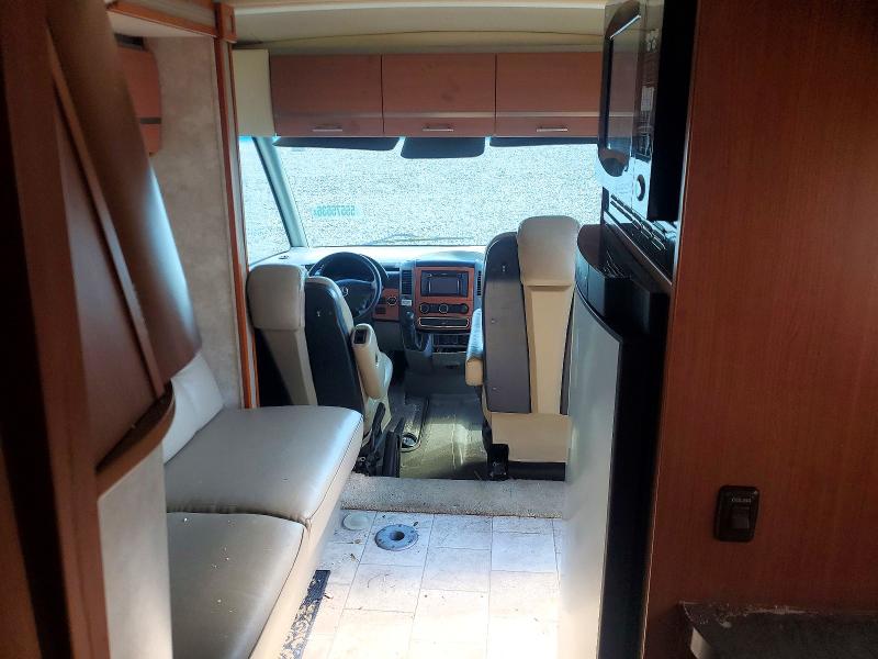 2011 Winnibago VIN WDAPF4CA1A9459904 COPART salvage auction — ROOF, MI - DEALER ONLY CLEAN TITLE, sold $13,100 on 2026-08-11 (photo 5)