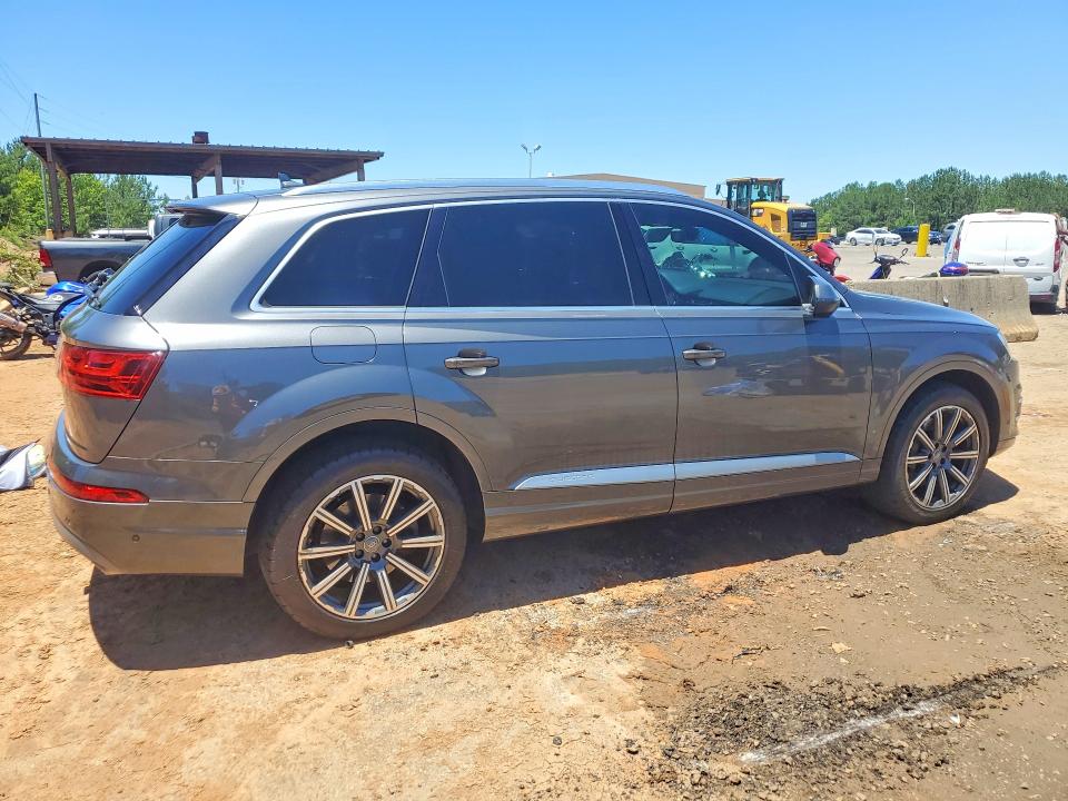 2019 Audi Q7 VIN WA1LAAF74KD013733 COPART salvage auction — UNDERCARRIAGE, SC - CERT OF TITLE-SALVAGE, sold $4,300 on 2026-07-24 (photo 3)