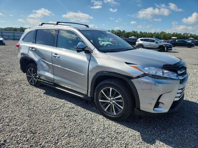 2017 Toyota Highlander VIN 5TDKZRFH5HS189804 COPART salvage auction — FRONT END, Fl - Cert Of Title Slvg Rebuildable, sold $275 on 2026-07-21 (photo 4)