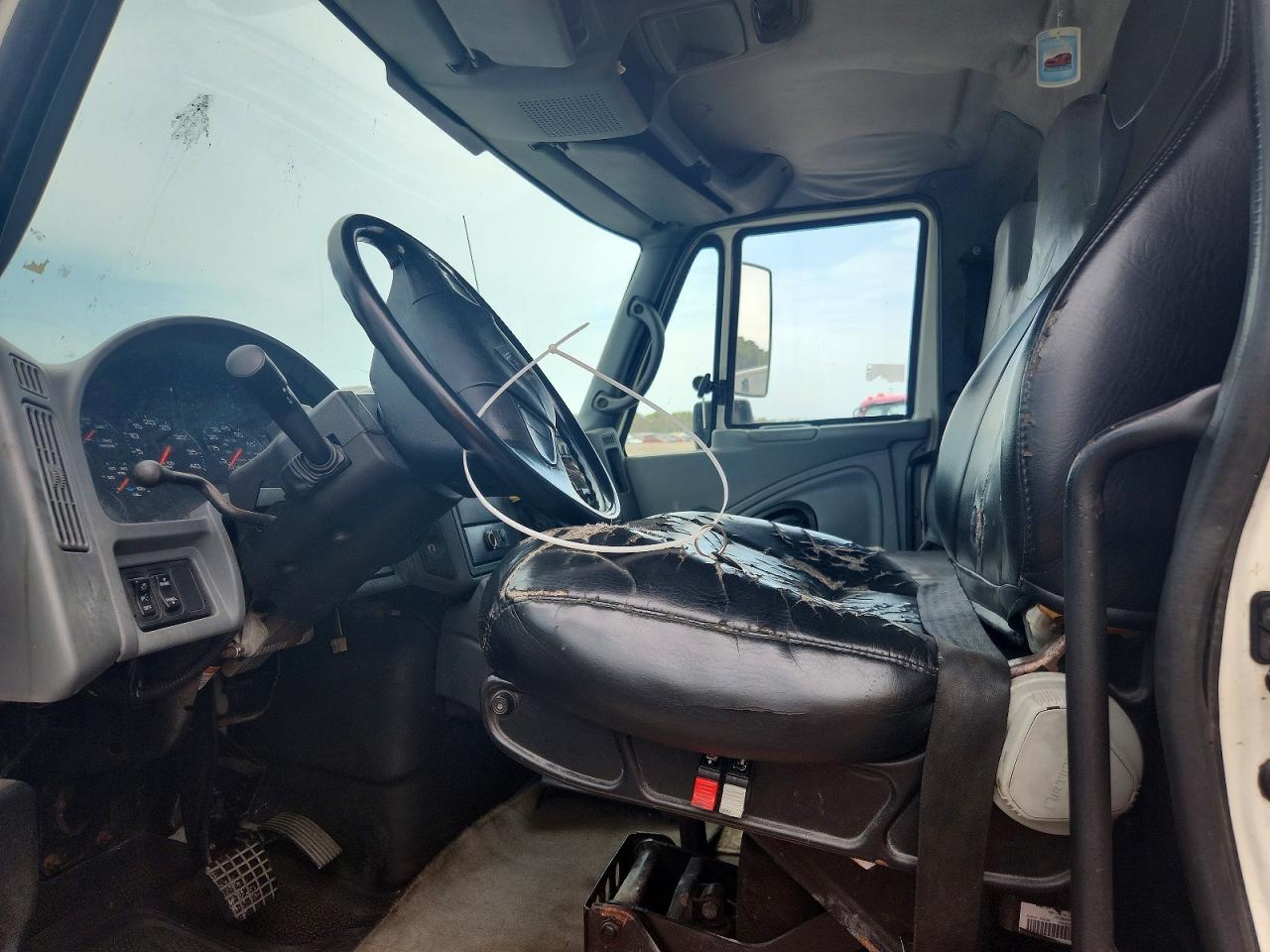 2006 International 4000-Series VIN 1HTMMAAN06H292123 COPART salvage auction — Minor Dent/Scratches, NY - CERTIFICATE OF TITLE, sold $550 on 2026-07-07 (photo 5)