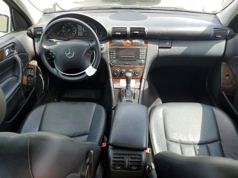 2005 Mercedes-benz C-klasse VIN WDBRF81J05F598377 COPART salvage auction — SIDE, VA - CERT OF TITLE - SALVAGE, sold $525 on 2026-07-08 (photo 8)