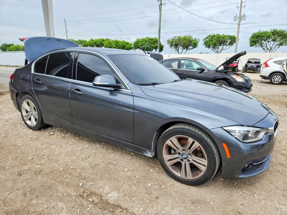 2018 BMW 3er VIN WBA8B9G53JNU58071 COPART salvage auction — REAR END, Fl - Cert Of Title Slvg Rebuildable, sold $5,900 on 2026-07-08 (photo 4)