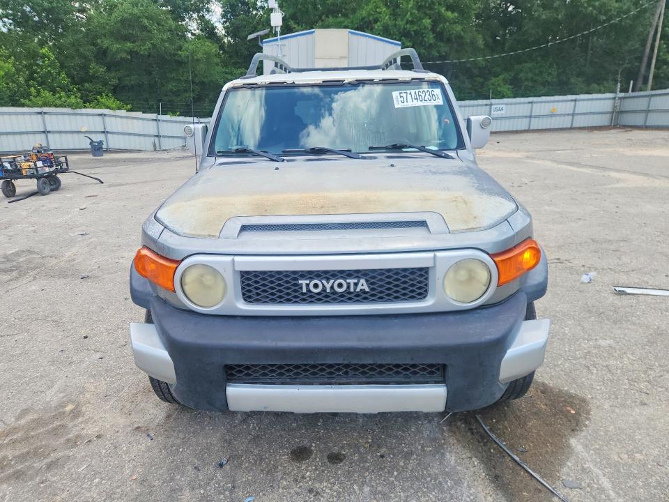 2010 Toyota Fj cruiser VIN JTEZU4BF4AK008656 COPART salvage auction — MINOR DENT/SCRATCHES, Fl - Certificate Of Title, sold $6,400 on 2026-07-08 (photo 5)