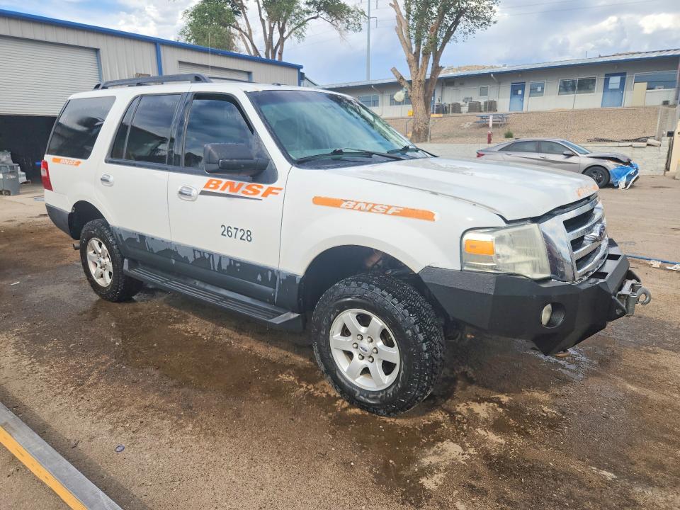2013 Ford Expedition VIN 1FMJU1G52DEF49221 COPART salvage auction — MINOR DENT/SCRATCHES, Nm - Certificate Of Title, sold $450 on 2026-07-09 (photo 4)