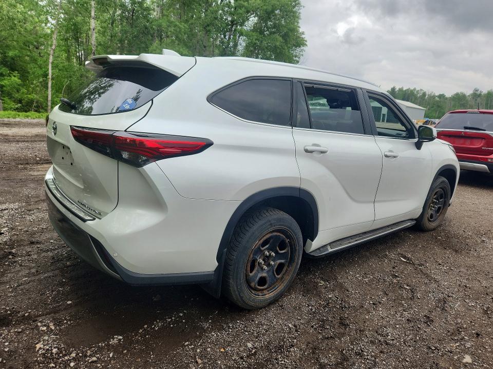 2022 Toyota Highlander VIN 5TDFZRBHXNS165341 COPART salvage auction — STRIPPED, On - Permit No Brand - Unfit, sold $25,750 on 2026-07-07 (photo 3)