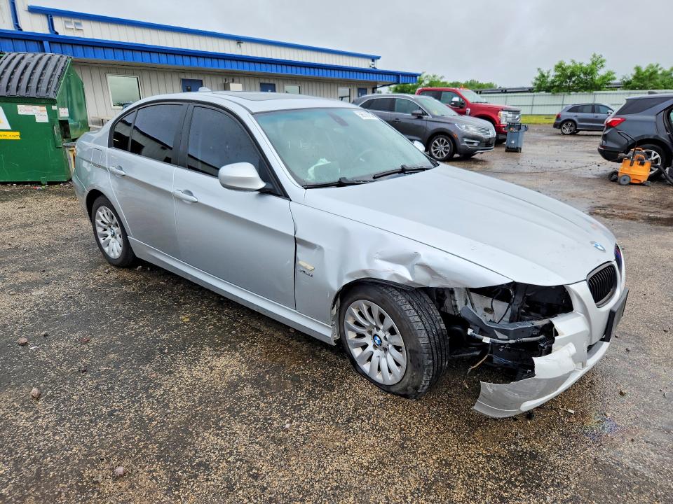 2009 BMW 3 series VIN WBAPK73579A455036 COPART salvage auction — FRONT END, Wi - Junked Vehicle Bill Of Sale, sold $200 on 2026-08-04 (photo 4)