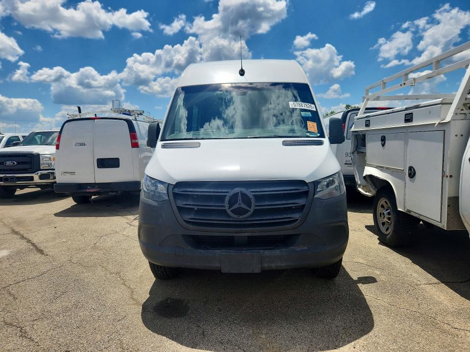 2020 Mercedes-benz VIN W1W40CHY7LT025742 COPART salvage auction — MINOR DENT/SCRATCHES, Oh - Certificate Of Title, sold $12,500 on 2026-07-29 (photo 5)