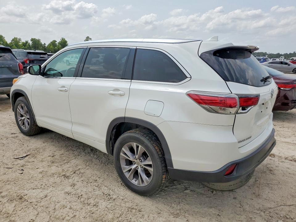 2014 Toyota Highlander VIN 5TDKKRFH6ES020715 COPART salvage auction — REAR END, Tx - Salvage Vehicle Title, sold $5,800 on 2026-07-31 (photo 2)