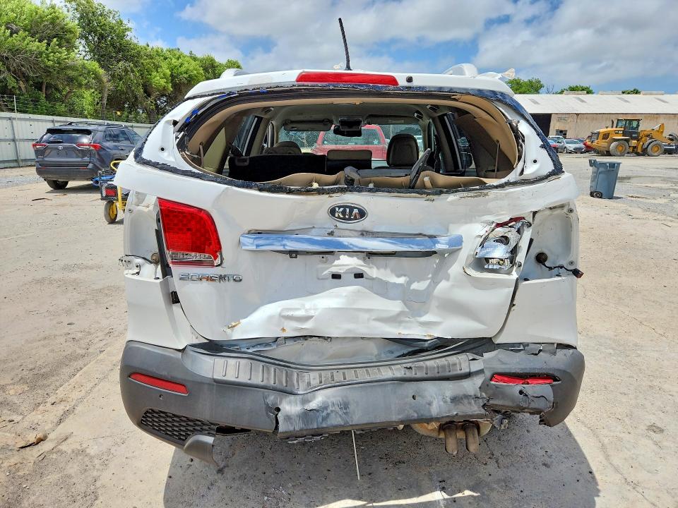 2011 Kia Sorento VIN 5XYKT4A14BG137454 COPART salvage auction — REAR END, TX - SALVAGE VEHICLE TITLE (P), sold $525 on 2026-07-07 (photo 6)