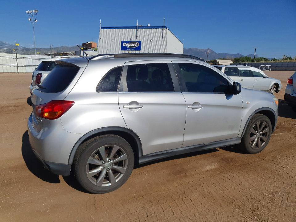 2013 Mitsubishi Outlander VIN 4A4AR5AU2DE022561 COPART salvage auction — MINOR DENT/SCRATCHES, Co - Dis/Dlr/Exp Only Clean Title, sold $1,150 on 2026-07-20 (photo 3)