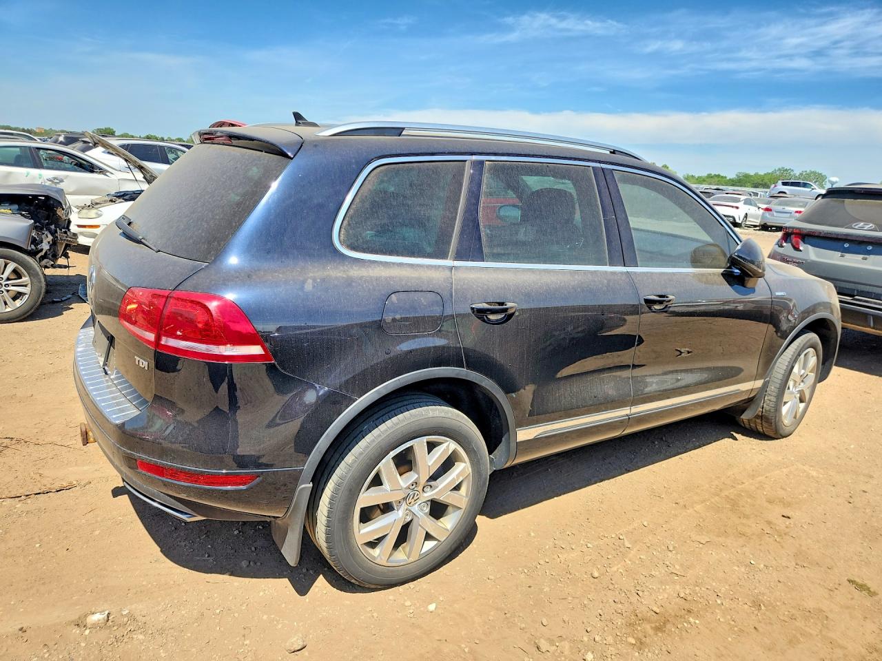 2014 Volkswagen Touareg VIN WVGEP9BP4ED011787 COPART salvage auction — Normal Wear, NJ - CERTIFICATE OF TITLE, sold $900 on 2026-07-02 (photo 3)