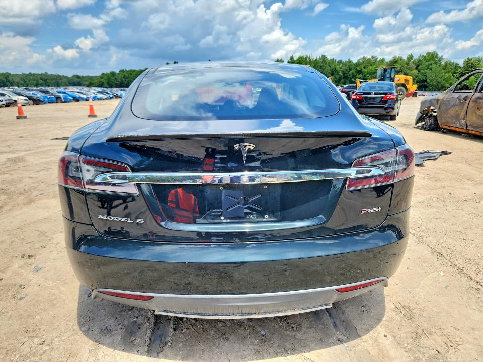 2013 Tesla Model s VIN 5YJSA1CPXDFP10826 COPART salvage auction — MINOR DENT/SCRATCHES, Salvage Title, sold $3,400 on 2026-07-24 (photo 6)