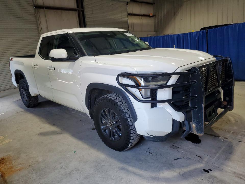 2023 Toyota Tundra VIN 5TFLA5DA6PX084496 COPART salvage auction — MINOR DENT/SCRATCHES, WV - CERTIFICATE OF TITLE, sold $29,000 on 2026-07-30 (photo 4)