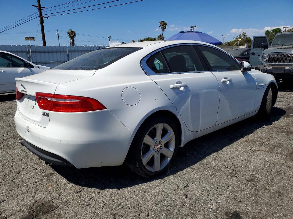 2017 Jaguar Xe VIN SAJAK4BN3HA953940 COPART salvage auction — MINOR DENT/SCRATCHES, Fl - Dis/Dlr/Exp Only Clean Title, sold $425 on 2026-07-02 (photo 3)