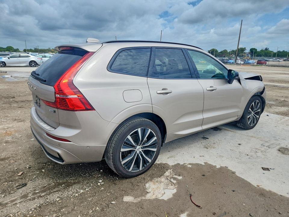 2025 Volvo VIN YV4M12RC9S1073966 COPART salvage auction — FRONT END, Fl - Cert Of Title Slvg Rebuildable, sold $15,200 on 2026-07-09 (photo 3)