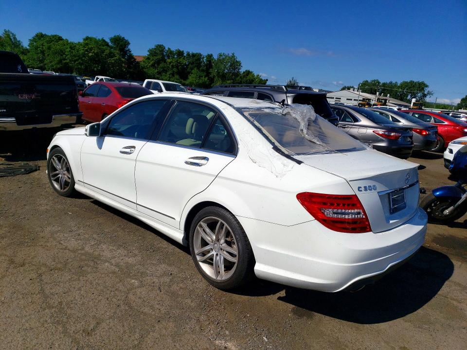 2013 Mercedes-benz C-klasse VIN WDDGF8AB2DG136581 COPART salvage auction — ROOF, Ct - Cert Of Title-Salvage, sold $2,900 on 2026-07-31 (photo 2)