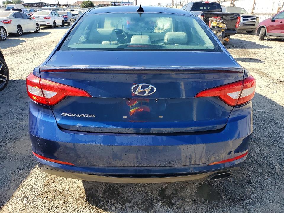 2015 Hyundai Sonata VIN 5NPE24AFXFH079487 COPART salvage auction — MINOR DENT/SCRATCHES, Ca - Dis/Dlr/Exp Only Clean Title, sold $575 on 2026-07-02 (photo 6)