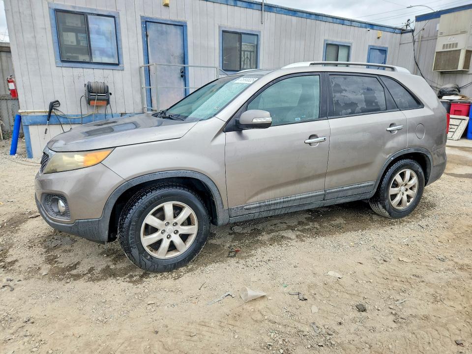 2011 Kia Sorento VIN 5XYKT3A11BG049939 COPART salvage auction — MINOR DENT/SCRATCHES, Ca - Dis/Dlr/Exp Only Clean Title, sold $825 on 2026-07-27 (photo 1)
