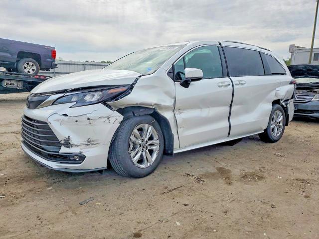 2026 Toyota Sienna VIN 5TDYSKFC2TS251775 COPART salvage auction — FRONT END, Va - Cert Of Title - Salvage, sold $17,500 on 2026-07-29 (photo 1)