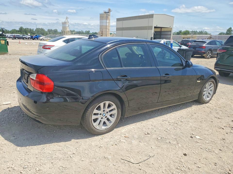 2007 BMW 3er VIN WBAVC73547KP30681 COPART salvage auction — MECHANICAL, Ks - Dealer Only Clean Title, sold $100 on 2026-07-28 (photo 3)
