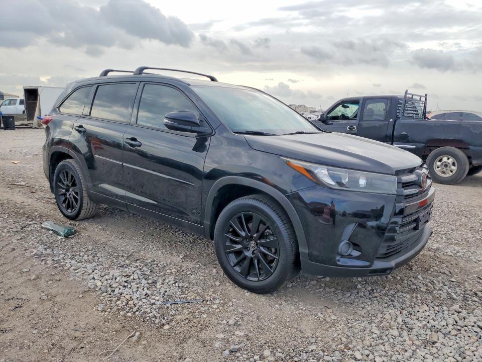 2019 Toyota Highlander VIN 5TDKZRFH4KS313150 COPART salvage auction — MINOR DENT/SCRATCHES, Tx - Certificate Of Title, sold $8,800 on 2026-07-09 (photo 4)