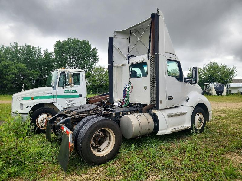 2015 Kenworth Constructi VIN 1XKYA48X1FJ462423 COPART salvage auction — NORMAL WEAR, IN - CERTIFICATE OF TITLE, sold $5,600 on 2026-07-07 (photo 4)