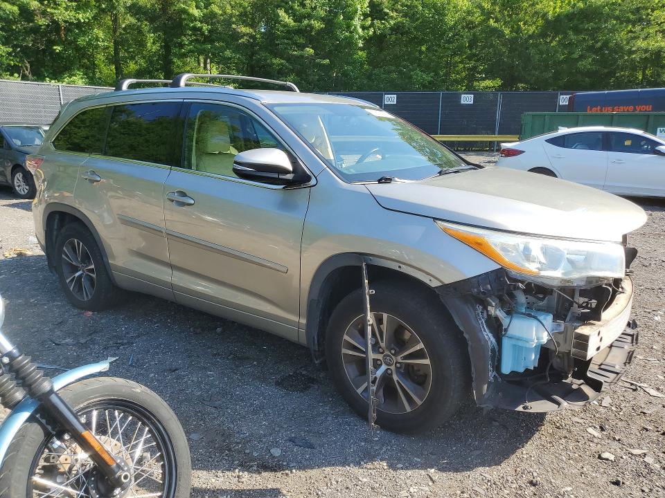 2016 Toyota Highlander VIN 5TDJKRFH5GS257808 COPART salvage auction — SIDE, Md - Cert Of Salvage > 75% Damage, sold $7,300 on 2026-07-31 (photo 4)