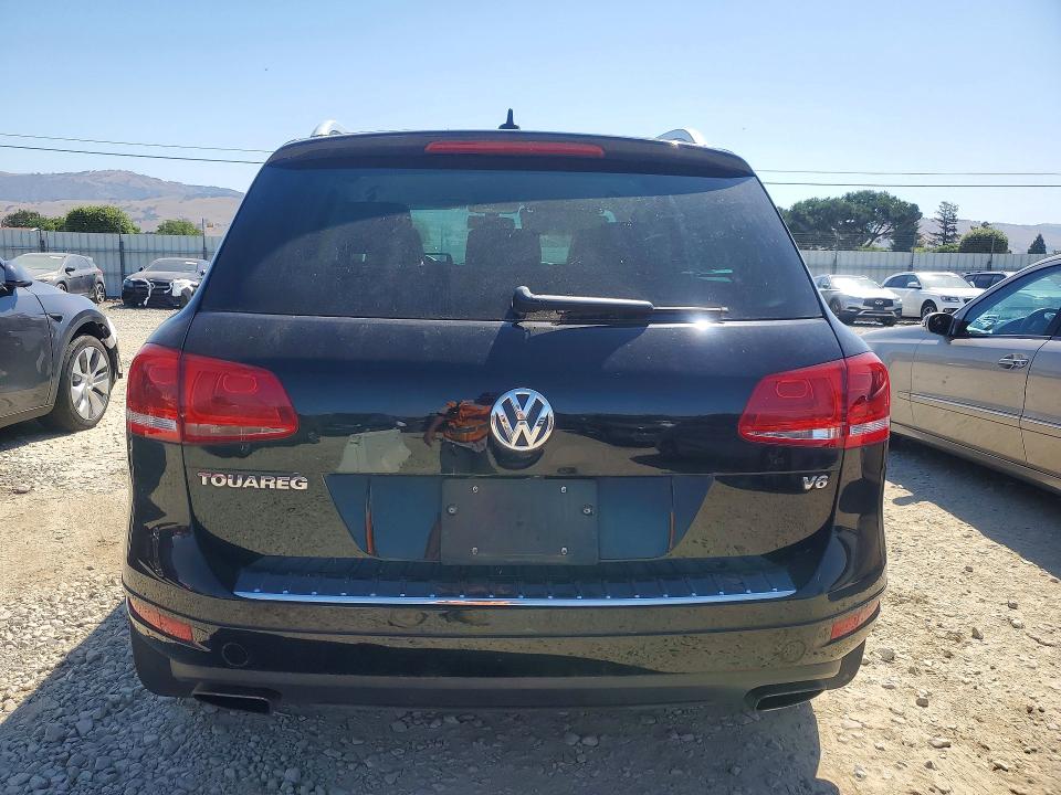 2013 Volkswagen Touareg VIN WVGEF9BP4DD013797 COPART salvage auction — MINOR DENT/SCRATCHES, Ca - Dis/Dlr/Exp App For Dup Clean, sold $2,950 on 2026-07-16 (photo 6)