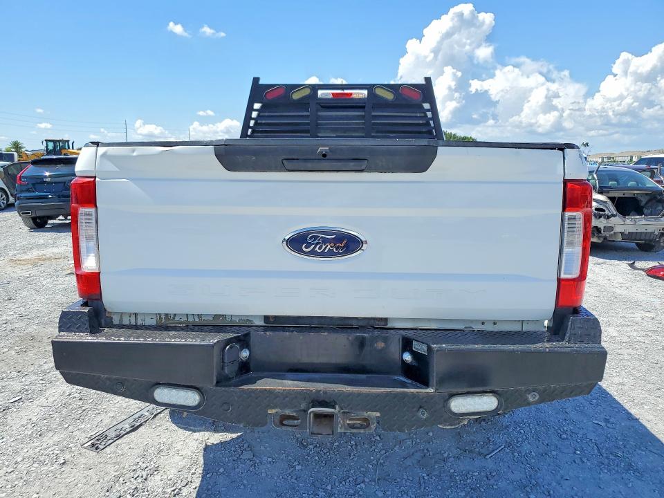 2018 Ford F-350 super duty VIN 1FT8W3BT5JEC94378 COPART salvage auction — MINOR DENT/SCRATCHES, OK - CERTIFICATE OF TITLE, sold $7,100 on 2026-07-17 (photo 6)