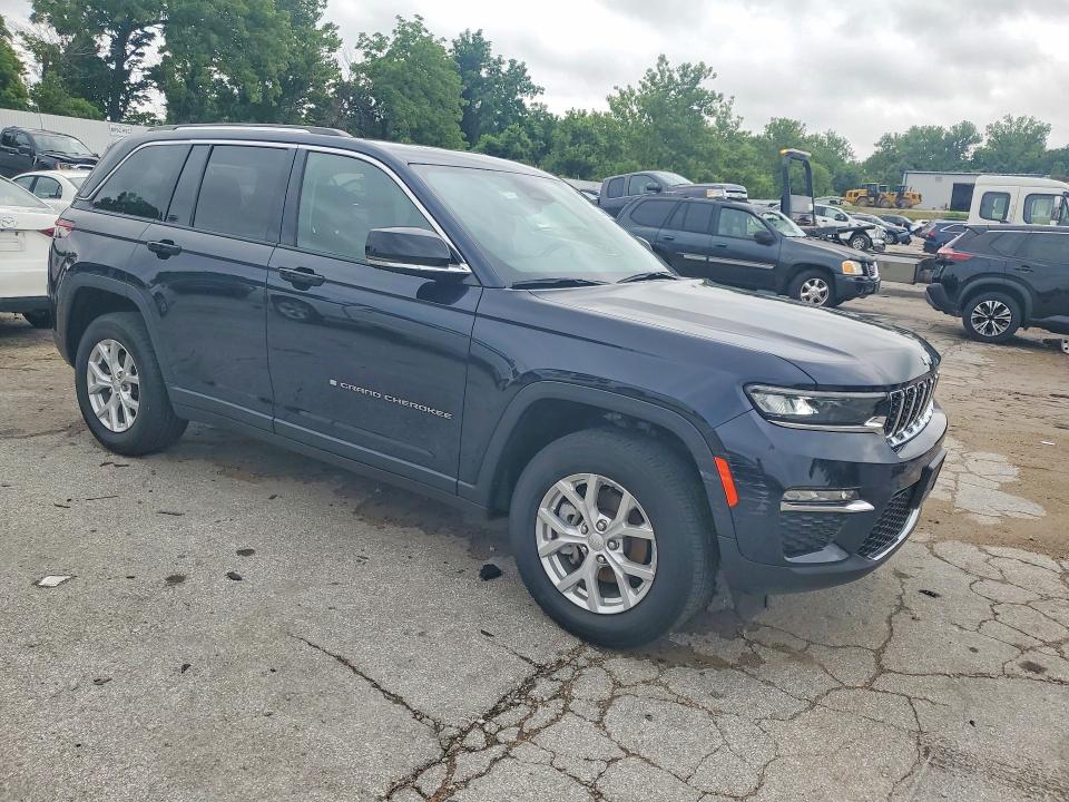 2023 Jeep Grand cherokee VIN 1C4RJHBG3P8848639 COPART salvage auction — NORMAL WEAR, Mo - Certificate Of Title, sold $23,750 on 2026-07-02 (photo 4)