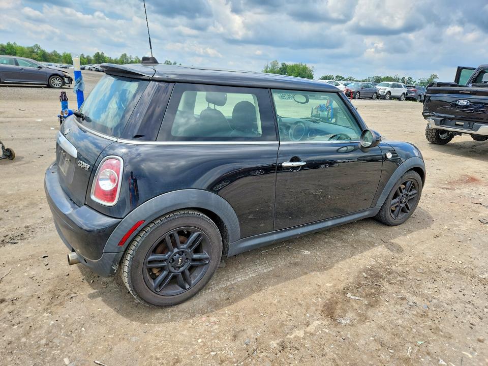 2013 Mini Cooper VIN WMWSU3C54DT374988 COPART salvage auction — REAR END, Il - Certificate Of Title, sold $625 on 2026-07-22 (photo 3)