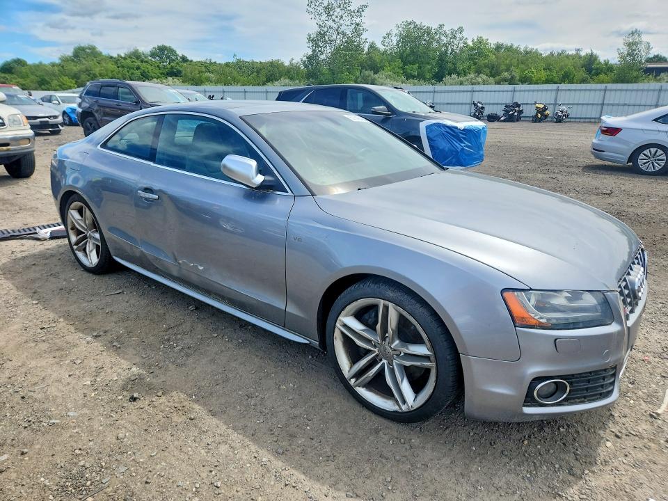 2010 Audi S5 VIN WAUVVAFR1AA007700 COPART salvage auction — ENGINE BURN, MA - CERT OF TITLE-RECONSTRCTD COLL, sold $1,050 on 2026-07-08 (photo 4)