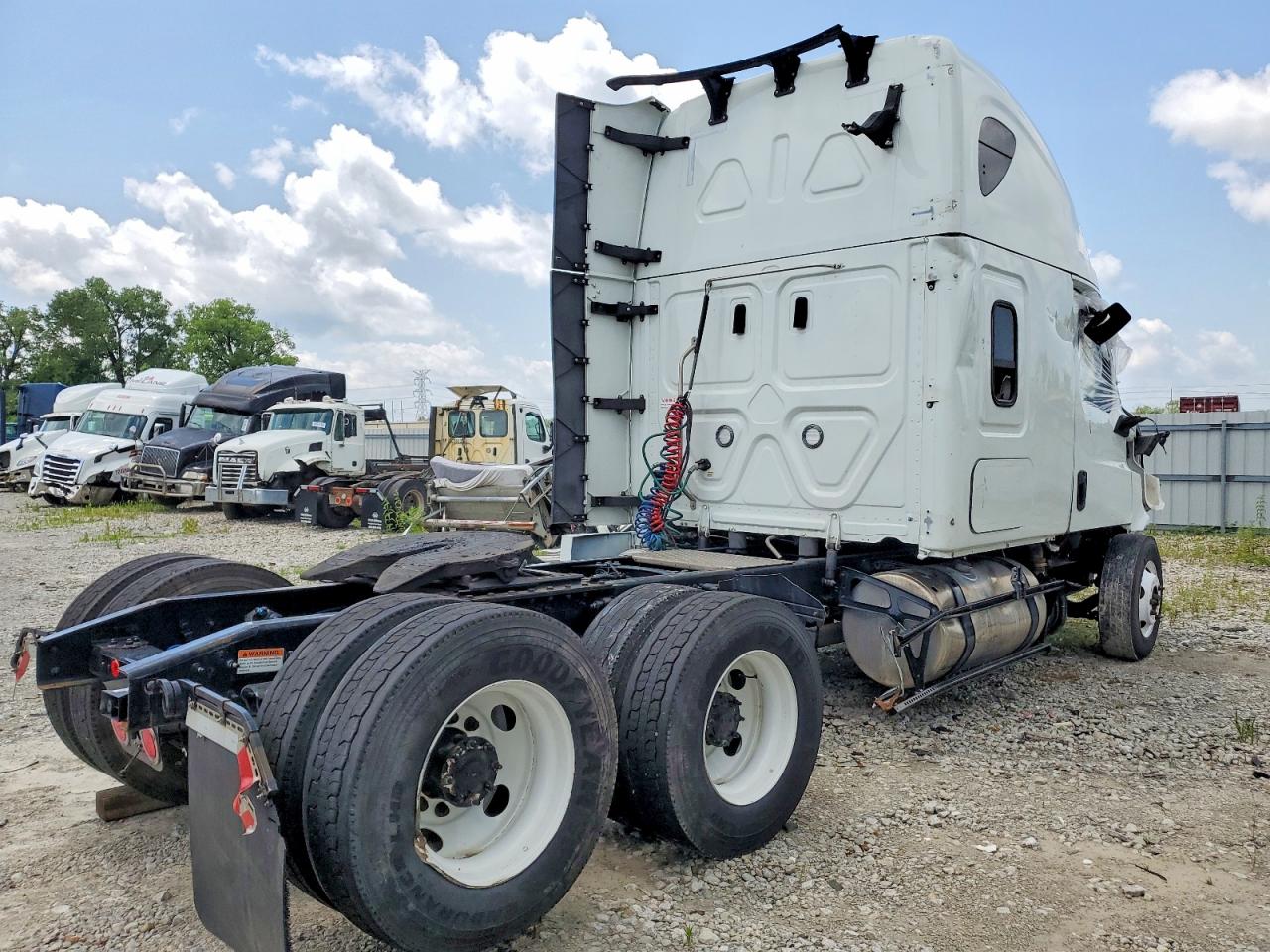2025 Freightliner Cascadia 126 VIN 1FUJHHFG8SLVR2032 COPART salvage auction — Front End, IN - CERTIFICATE OF TITLE (P), sold $32,750 on 2026-07-07 (photo 4)