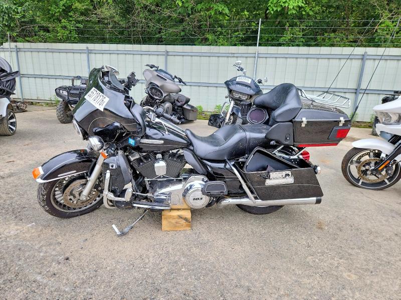 2012 Harley-davidson Flhtk VIN 1HD1KEM12CB694731 COPART salvage auction — ALL OVER, Tx - Salvage Vehicle Title, sold $150 on 2026-07-02 (photo 3)